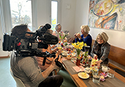 Das Fernsehteam bei WG 5