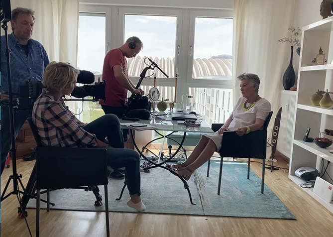Das BR Team beim Dreh in der Wohnung unserere Wohnfrau Ute W.