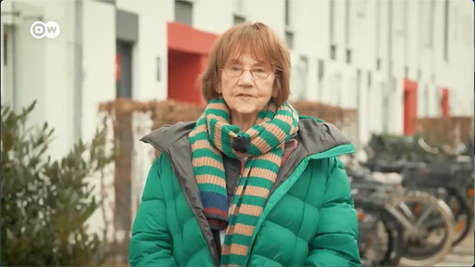 Christa Lippmann spricht