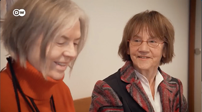 Christa Lippmann und Wohnfrau Ruth