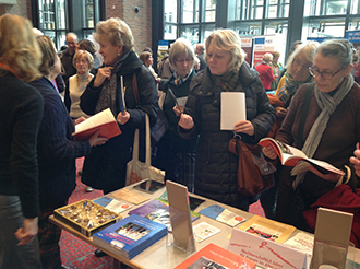 viel Interesse der Besucher an unseren Infomaterial