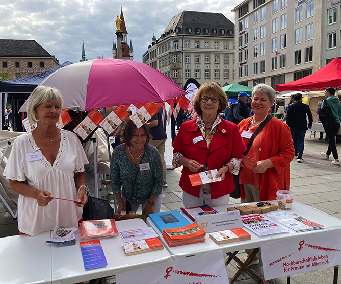 $ Vereinsfrauen sind startklar und warten auf die ersten Besucherinnen