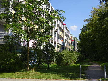 Wohnprojekt 3_ Ansicht von der Balkon/Gartenseite