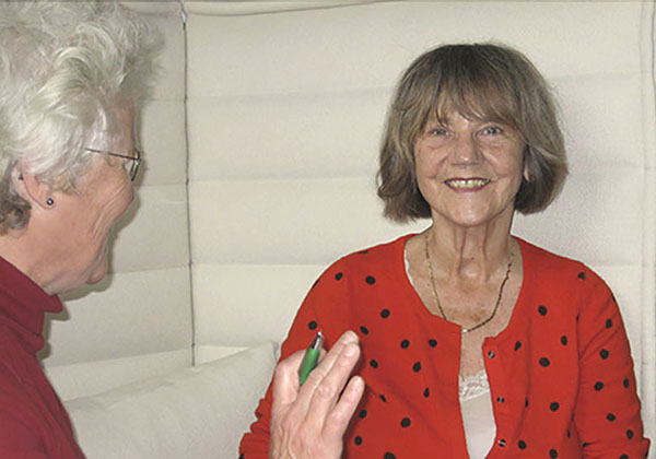 Frau Dr. Lippmann im Gespräch mit Lilo Becker-Gmahl
