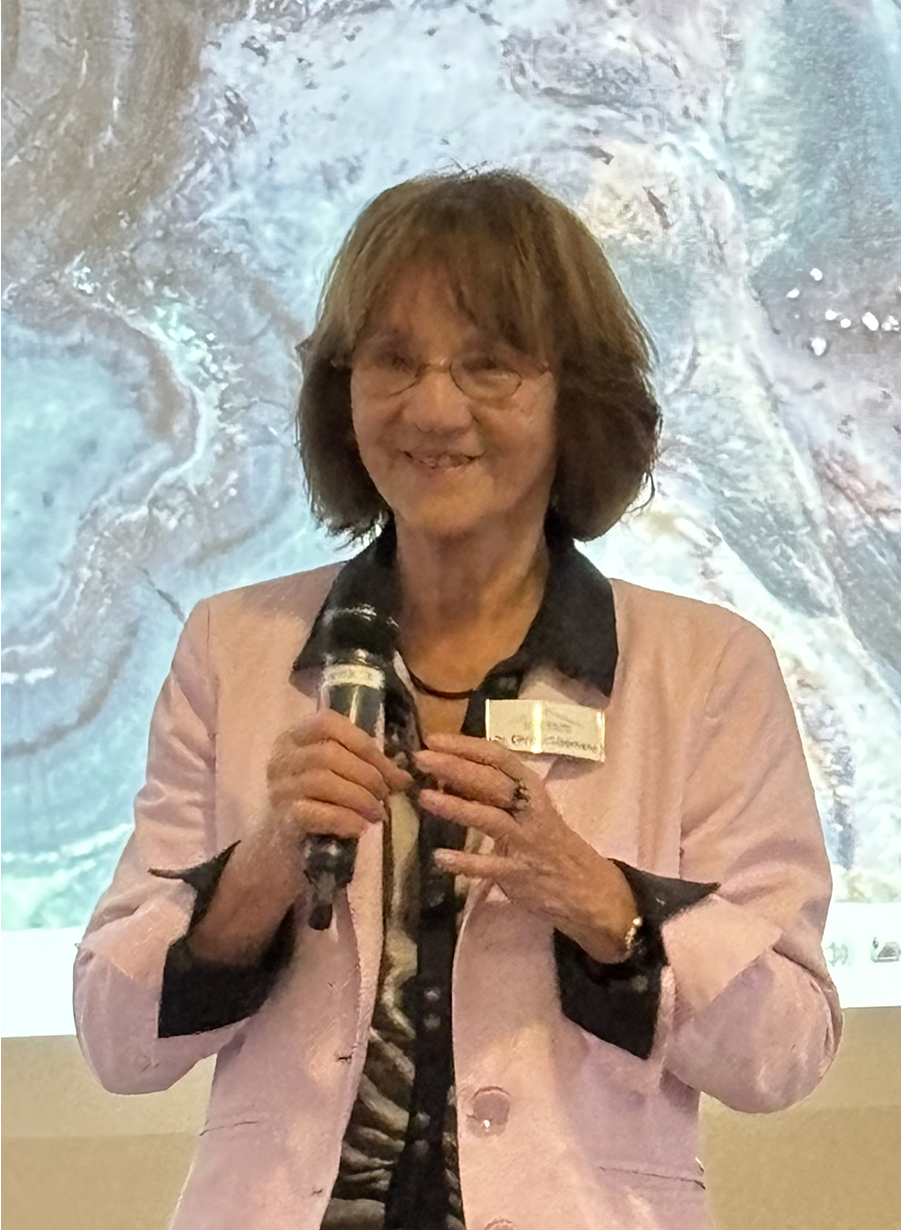 Dr. Christa Lippmann spricht