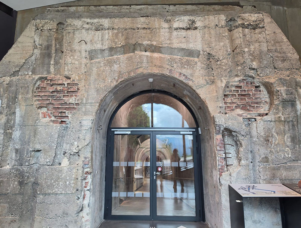 Blick auf den Eingang zur Bunkeranlage