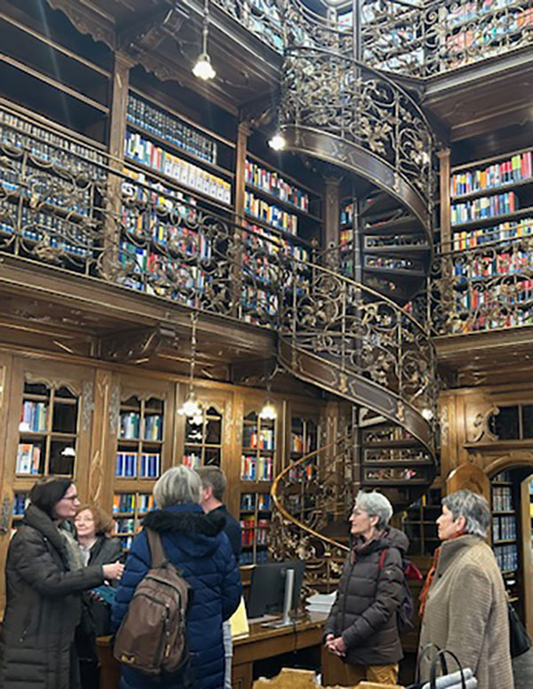 in der juristischen Bibliothek