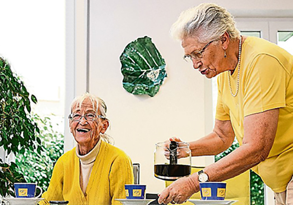 Wohngruppe 2, Spaß beim Kaffeetrinken